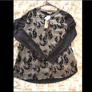 MYSTREE• Gray Flowy Floral Panel Top• NWT LARGE